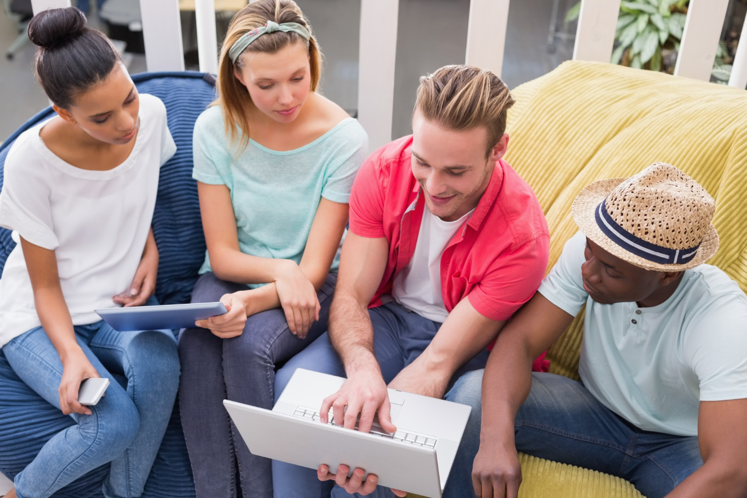 SEO، AIO و تعامل با مخاطب: پست مهمان چگونه کمک می کند؟